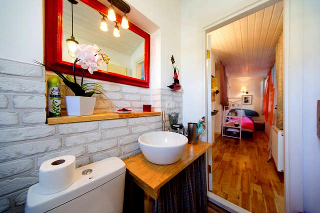 Apartment In Old Тбілісі Номер фото